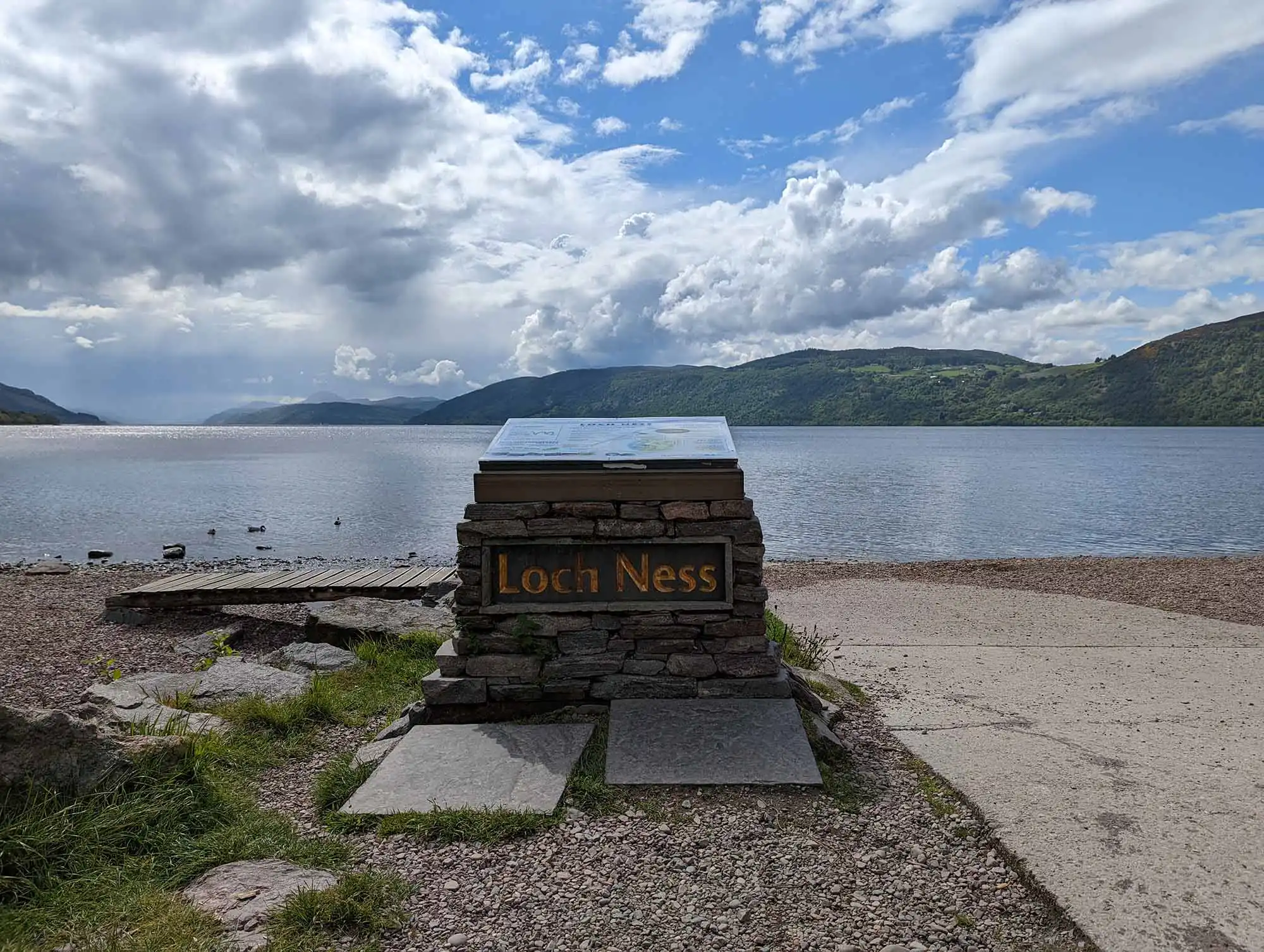 Lago di Loch Ness in Scozia