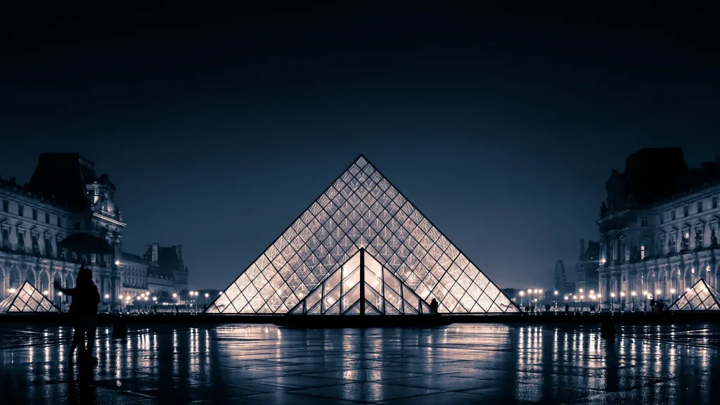 Louvre di Parigi
