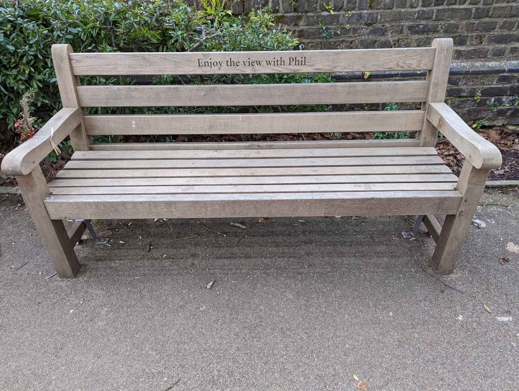 Panchina sulla collina di Richmond a Londra